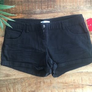 Medium black shorts