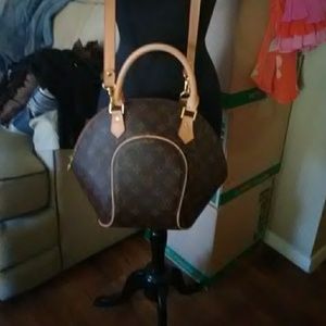 Handbag i have never used excellent condition