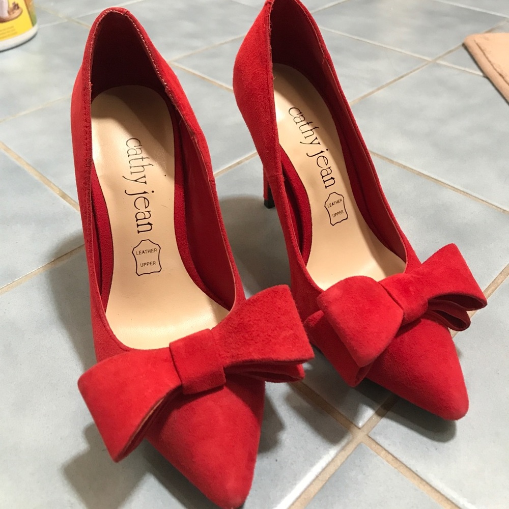 Red bow heels