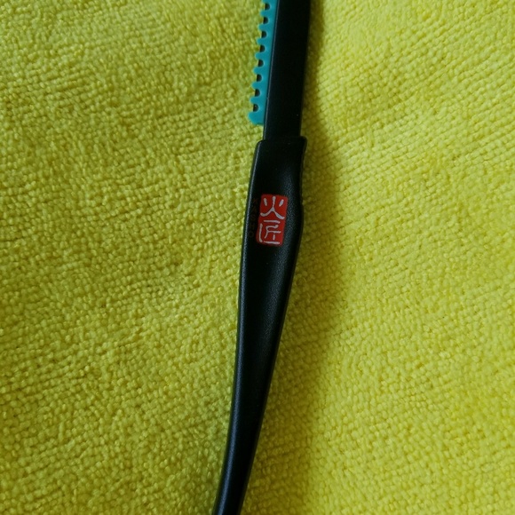 NEVER used Shears, thinning shears, and hair Razor - Picture 6 of 8