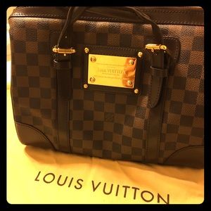 Authentic Louis Vuitton Berkeley Damier