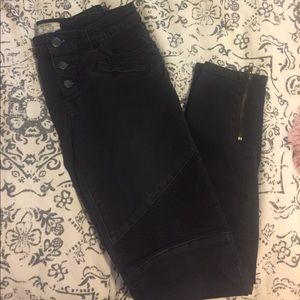 Free people black stonewashed cargo skinny jeans