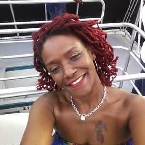 Meet your Posher, Deena