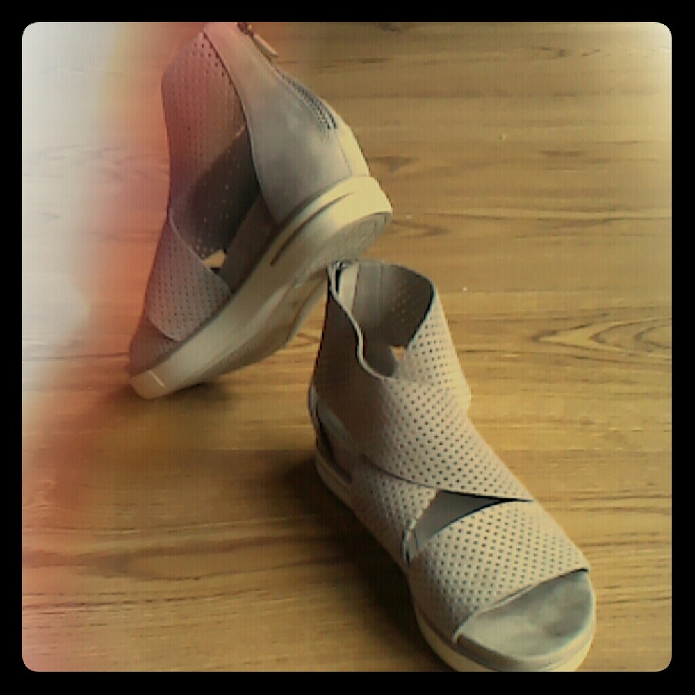 Eileen Fisher Sport2 Perforated Sandals
