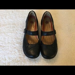 Clark's Structured Mary Janes