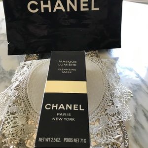 Chanel Masque Lumiere
