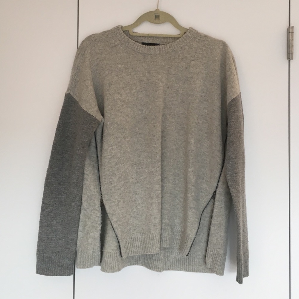 Colorblocked side zip sweater