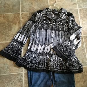 Black & white Fashion Bug bell sleeve blouse 1X