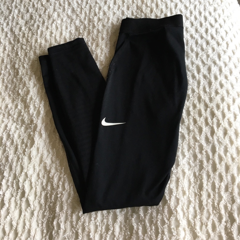 BLACK NIKE PRO LEGGINGS