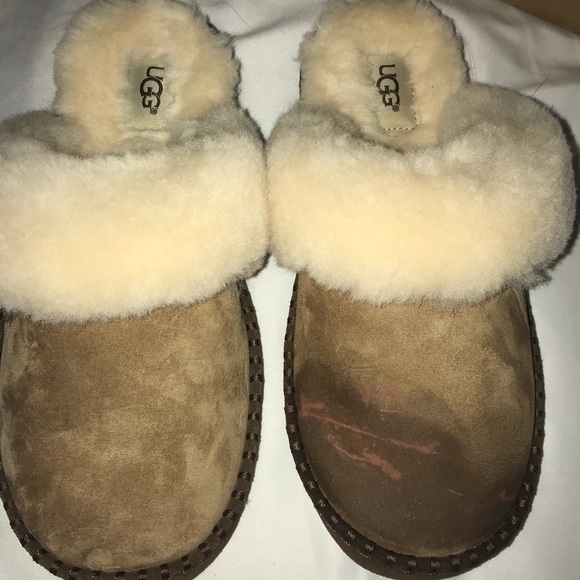 Ugg Aira Slip-ons - Picture 2 of 6