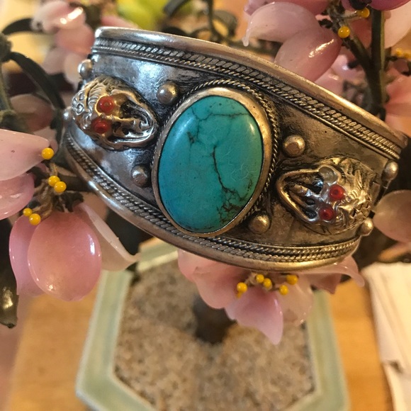 Vintage Jewelry - Vintage dragon turquoise cuff