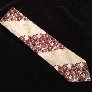 Vintage Oleg Cassini tie.