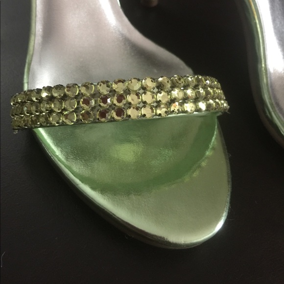 Metallic and rhinestone lime green shoes - Picture 2 of 4