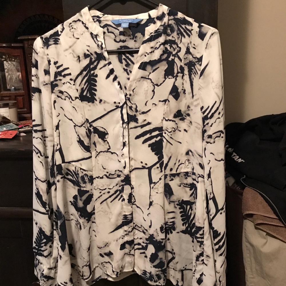 Vera wang patterned blouse