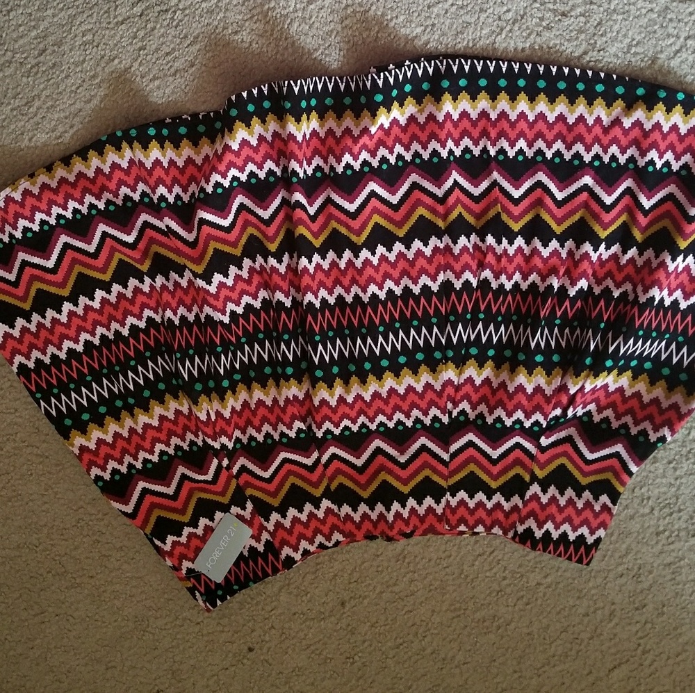 Multi colored skirt w/zipper in back