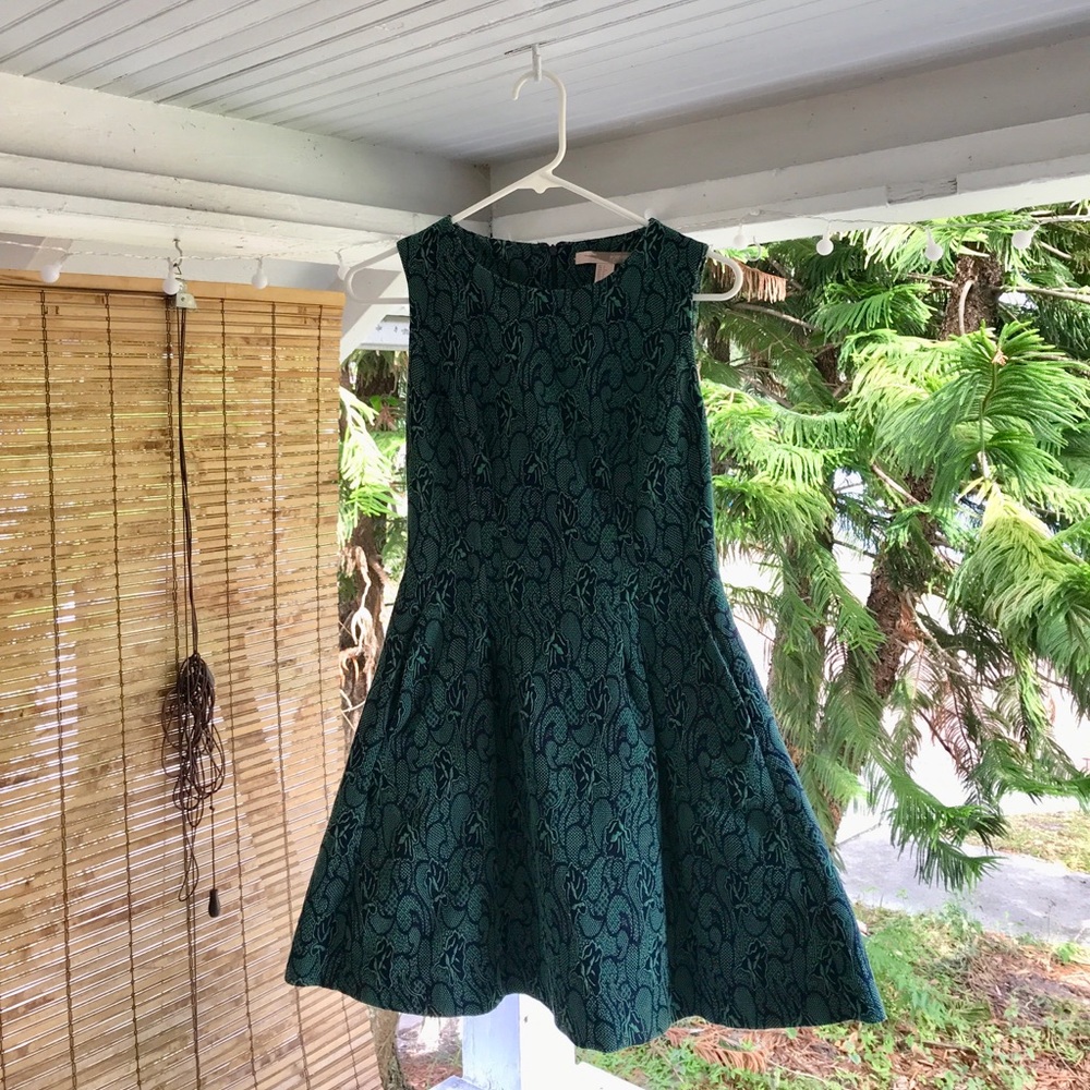 🌱Funky 60’s couch print tailored dress ✌🏼