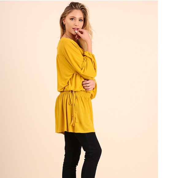 😍Mustard Tunic with Cinched Waist - Picture 2 of 3