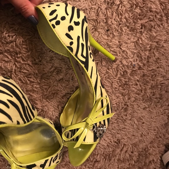 Patterned heels - Picture 2 of 5