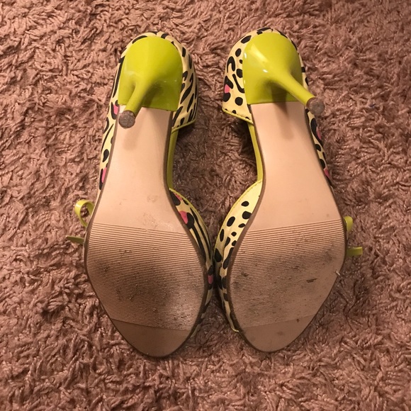 Patterned heels - Picture 5 of 5