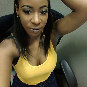 Meet your Posher, Ebony