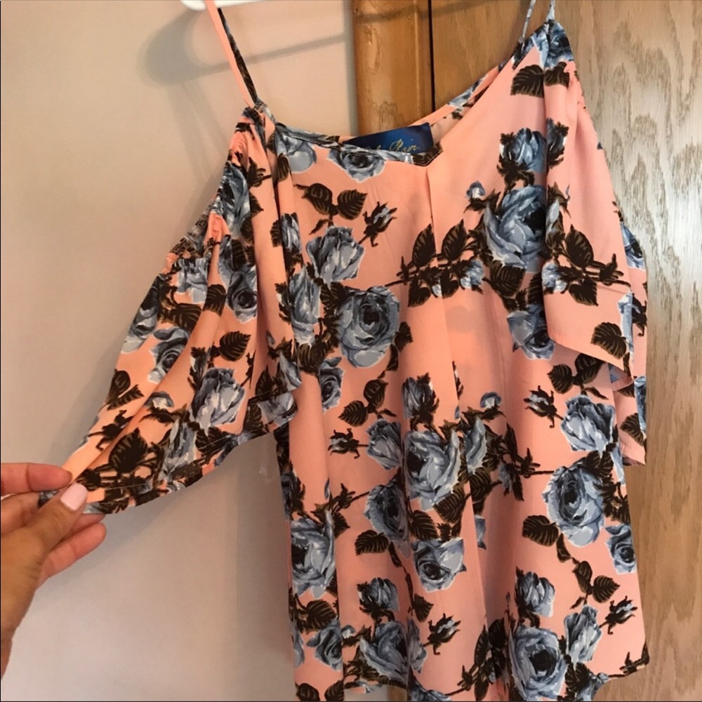 Cold shoulder pink blouse / never worn