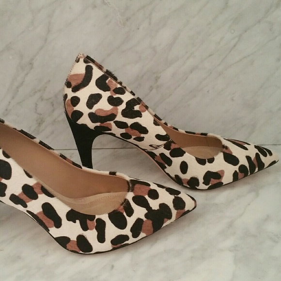 NWB DVF Alina Leopard Calf Hair Pump - Picture 6 of 8