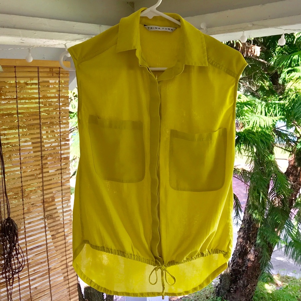 🍈Funky 80’s sleeveless neon top 🌕