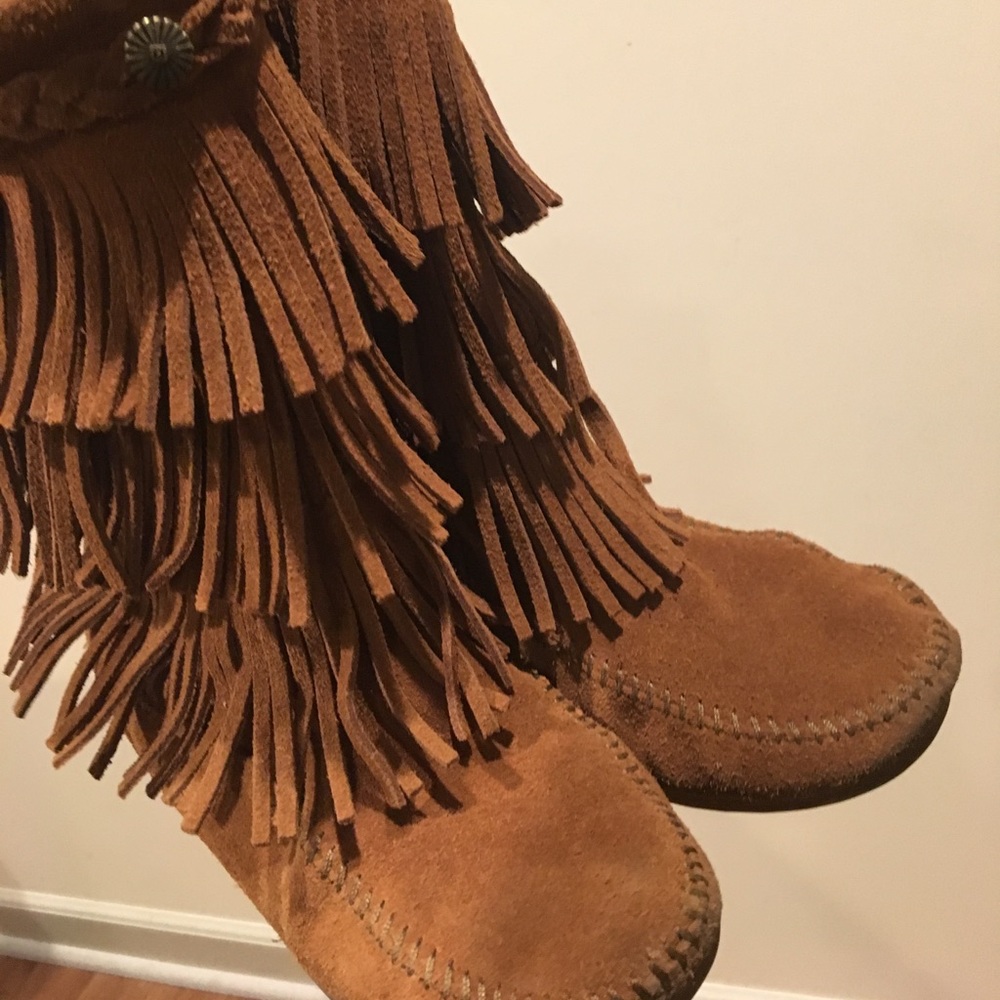 Minnetonka Girls Leather Fringe Boots