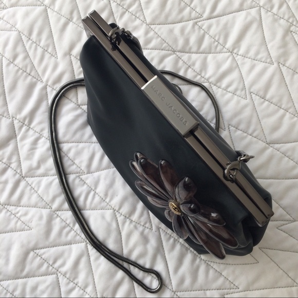 Marc Jacobs Neoprene Daisy Purse - Picture 2 of 6