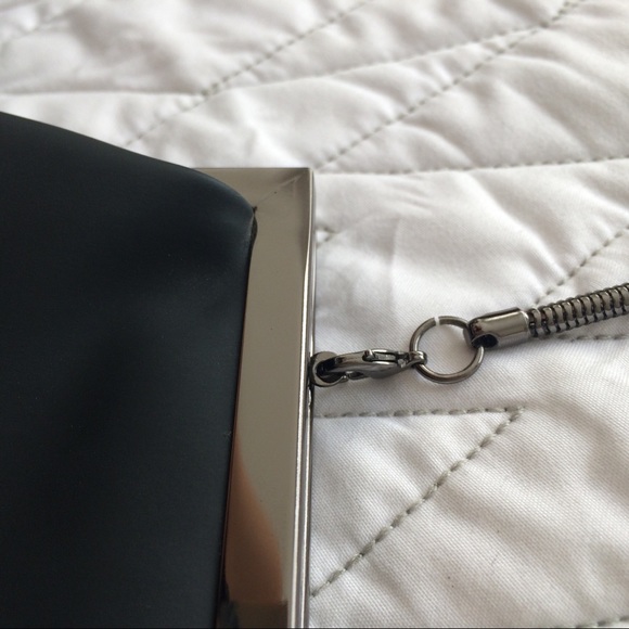 Marc Jacobs Neoprene Daisy Purse - Picture 5 of 6