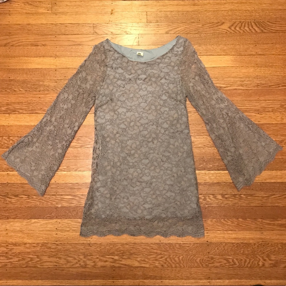 Taupe/gray lace bell-sleeved dress