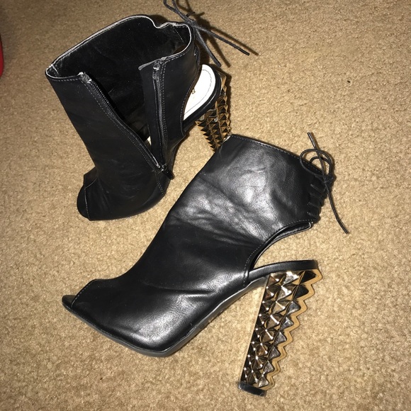 BAMBOO Shoes - Black gold ladies heels booties sandals laceup 6,5