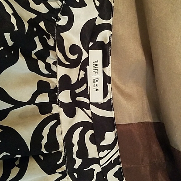 Slick blouse. - Picture 3 of 3