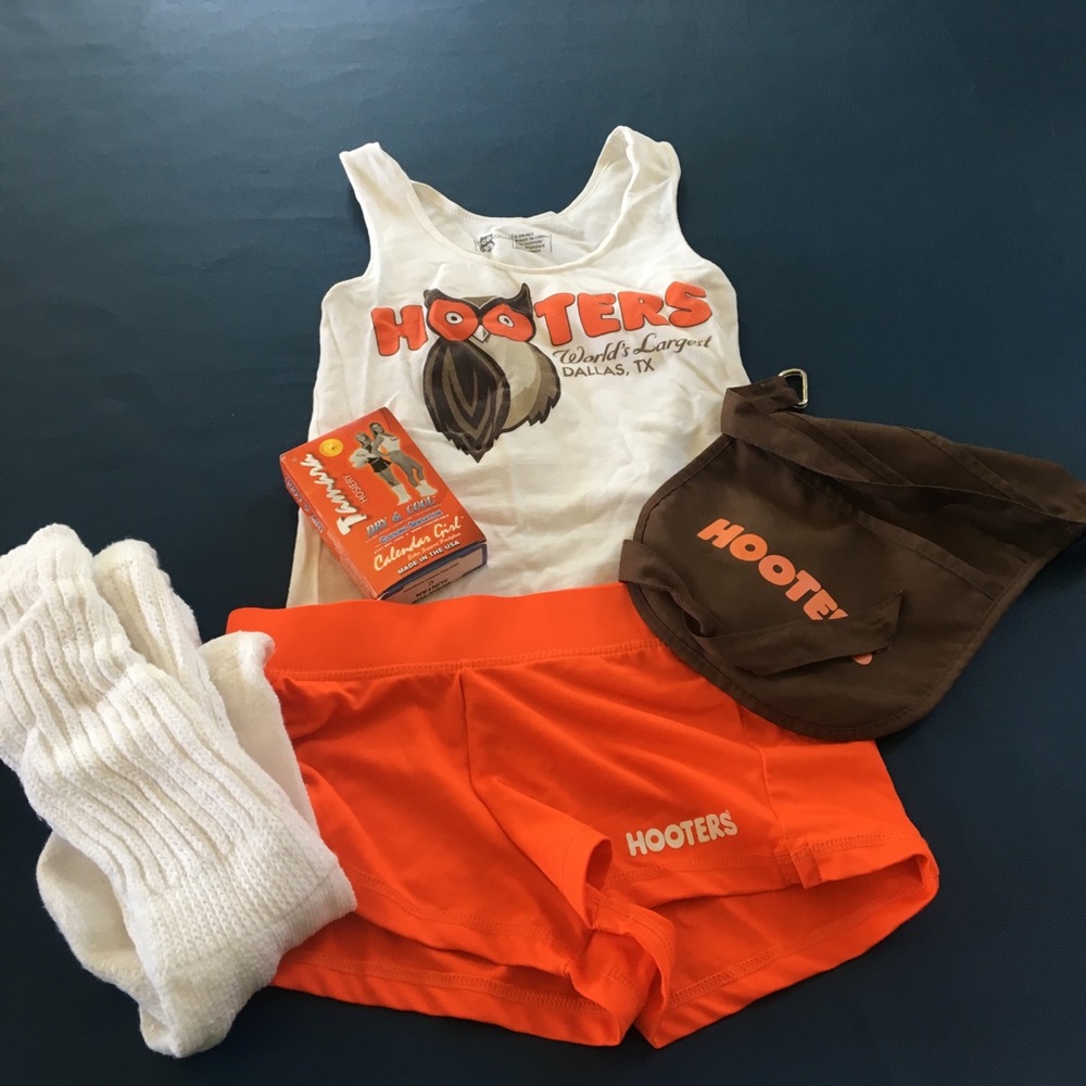 Hooters uniform