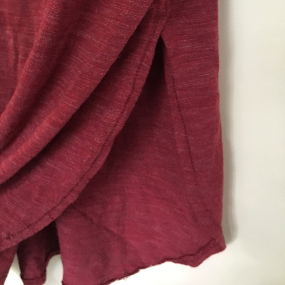 Red shirt - Picture 5 of 5