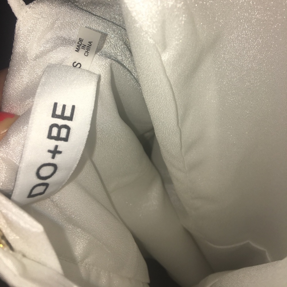 White top - Picture 3 of 6