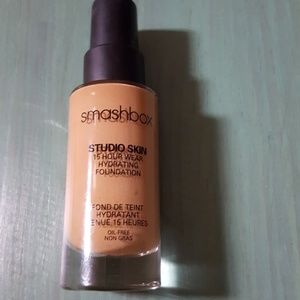 Smashbox Foundation 15 Hour Wear Foundation