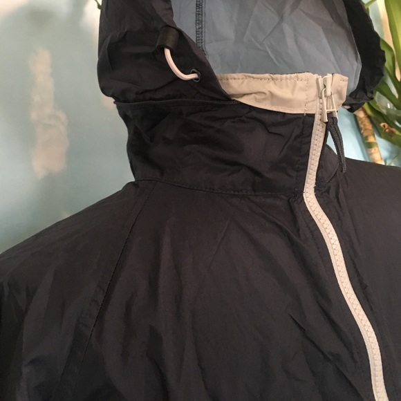 Columbia Packable Jacket W/ hideaway hood - Picture 3 of 8