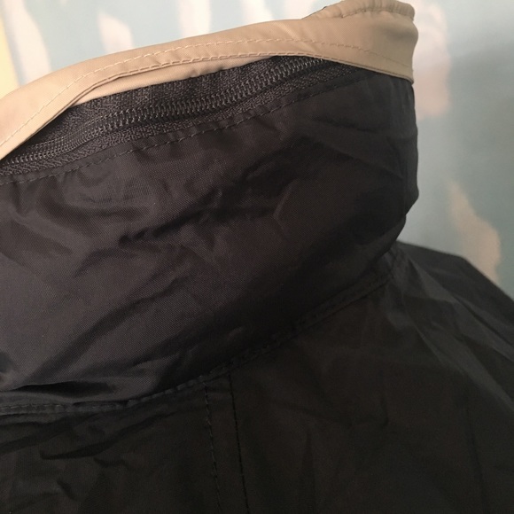 Columbia Packable Jacket W/ hideaway hood - Picture 6 of 8