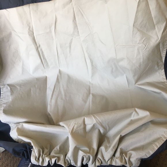 Columbia Packable Jacket W/ hideaway hood - Picture 8 of 8