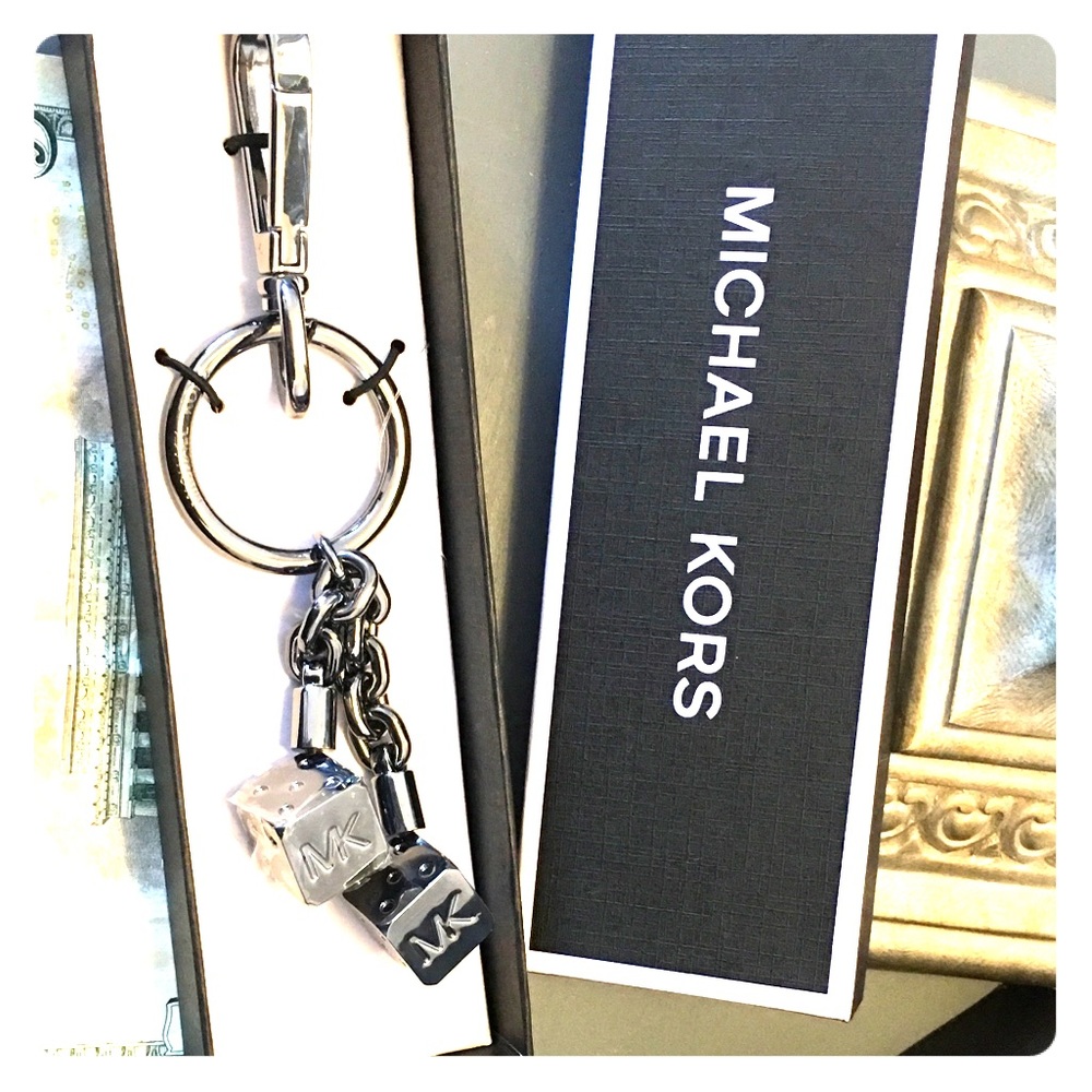(New) MICHAEL Kors keychain( authentic)