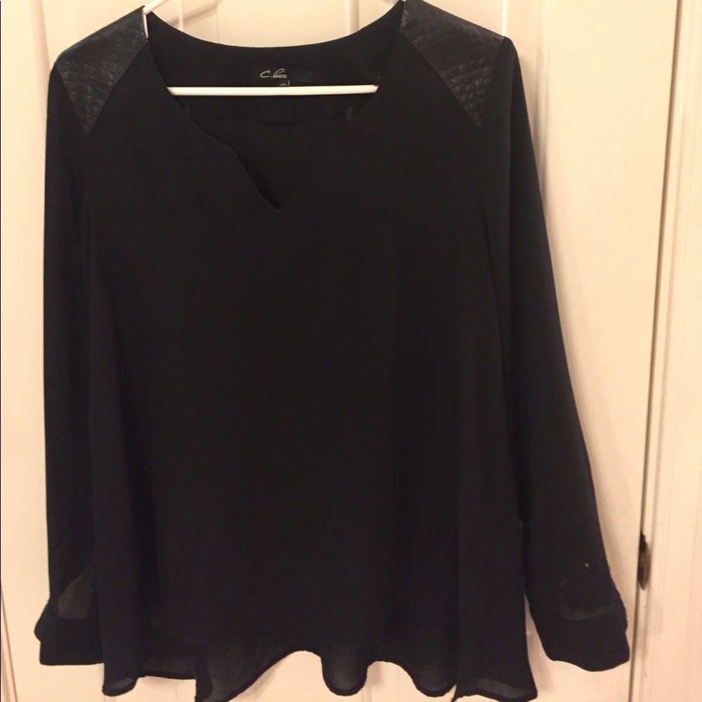 Long sleeve black top.