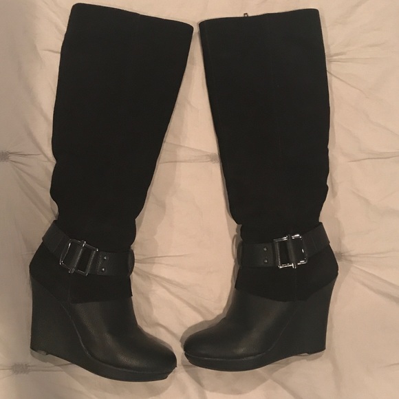 LIKE NEW WEDGE BOOTS - Picture 1 of 8