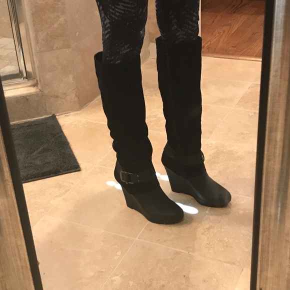 LIKE NEW WEDGE BOOTS - Picture 7 of 8