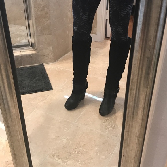 LIKE NEW WEDGE BOOTS - Picture 8 of 8