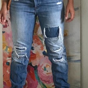 Hudson Distressed Boyfriend Jeans 🔴