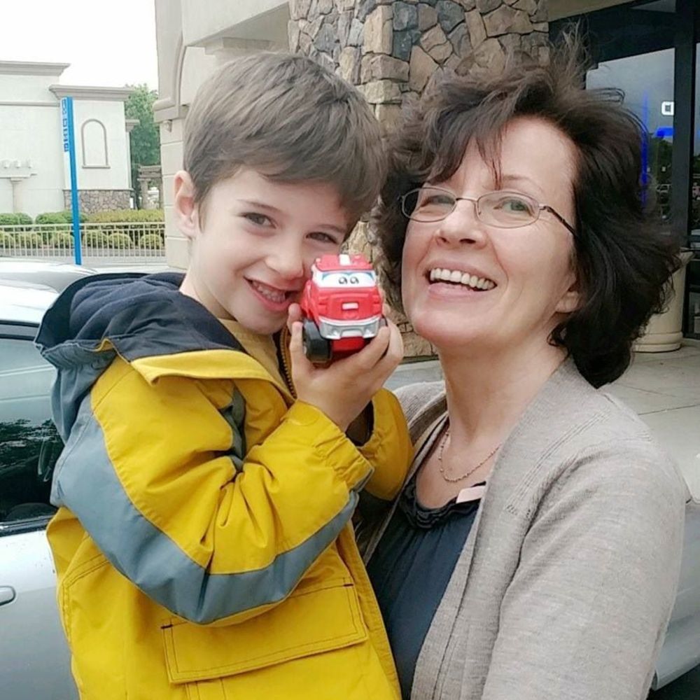 Meet your Posher, Claudia