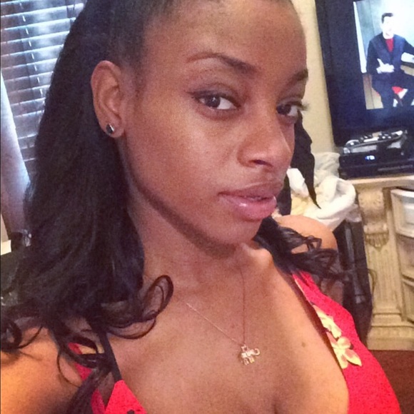 Meet your Posher, Rae - Picture 1 of 1