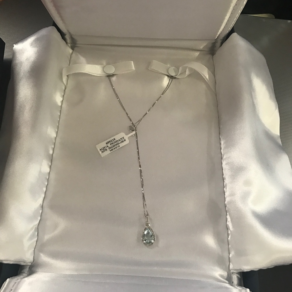 D necklace