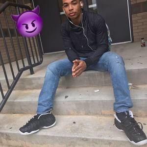 Meet your Posher, Deandre